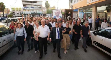 Torbalı Belediye Başkanı Övünç Demir CHP'den istifa ederek YENİ Parti'ye katıldı