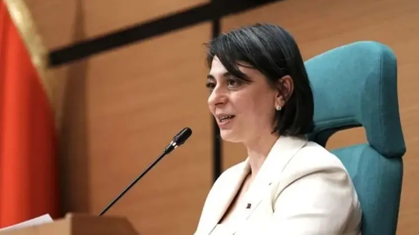 Üsküdar Belediyesi'ne 3. dalga operasyonu: Sinem Dedetaş gözaltına alınmasına YENİ Parti'den sert tepki haberinin görseli