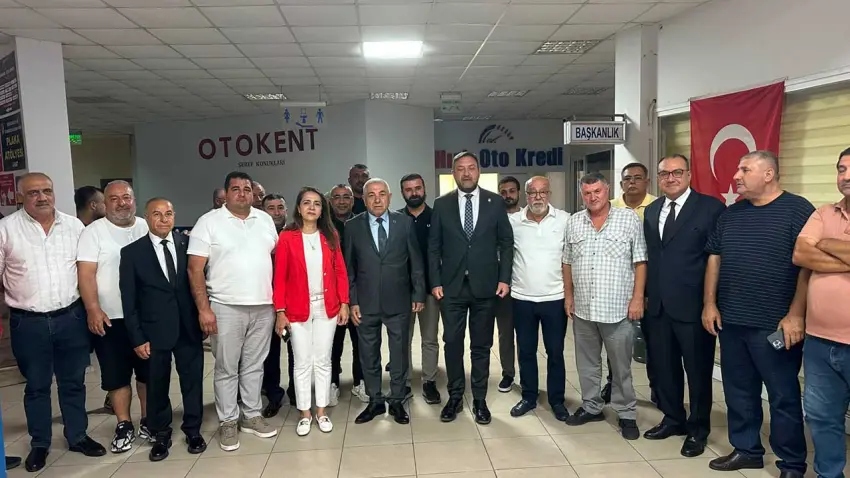 CHP'li İlgezdi İzmir'de esnaf ve STK'larla buluştu haberinin görseli