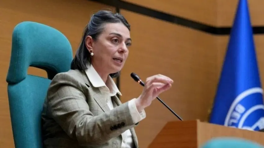Gözaltındaki Üsküdar Belediye Başkanı Sinem Dedetaş'tan ilk mesaj: Bu sabah yanınızda olamasam da aklım ve kalbim üsküdar'ın sokaklarında haberinin görseli