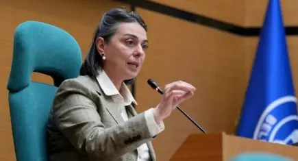 Gözaltındaki Üsküdar Belediye Başkanı Sinem Dedetaş'tan ilk mesaj: Bu sabah yanınızda olamasam da aklım ve kalbim üsküdar'ın sokaklarında