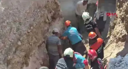 Malatya'da konut inşaatında göçük: 2 işçi hayatını kaybetti
