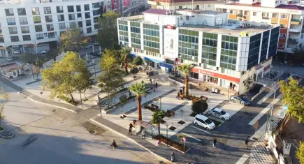 Menderes’te 19 Mayıs Caddesi baştan sona yenileniyor