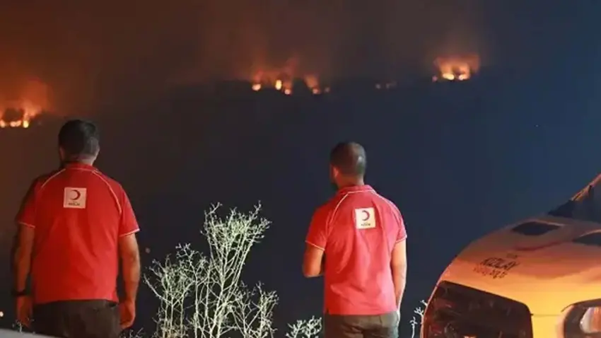 Türk Kızılay orman yangınlarında sahada: 26 noktada kesintisiz beslenme desteği haberinin görseli