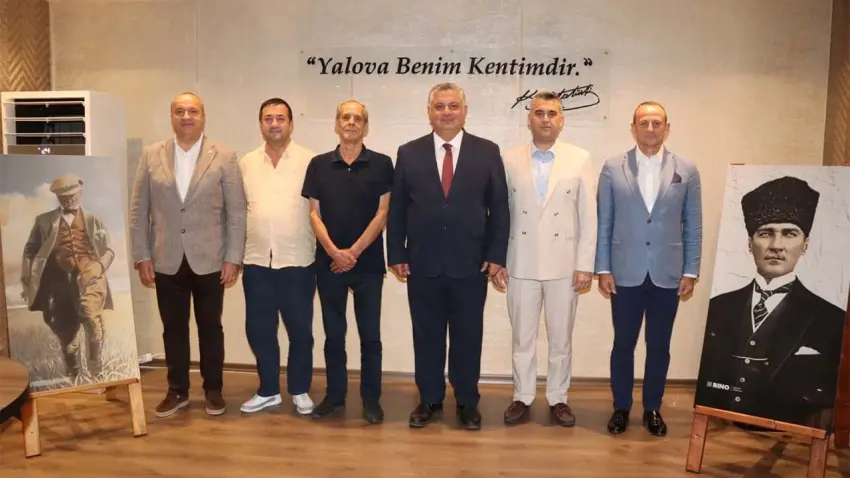 Yalova'da 6 belediye başkanı CHP’den YENİ Parti'ye geçti haberinin görseli