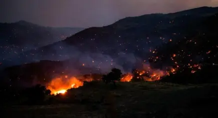 Yunanistan’da yangın: 3 itfaiyeci hayatını kaybetti