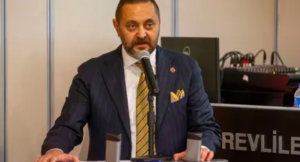 AK Parti’li Ünal'dan Karşıyaka Belediyesi'ne spor kulübü tepkisi