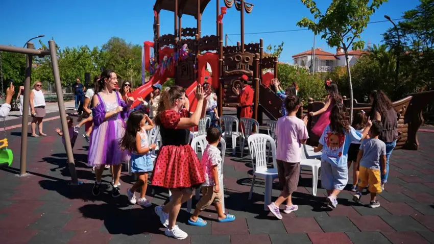 Çeşme’de yenilenen parklar yaz etkinlikleriyle canlanıyor haberinin görseli