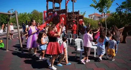 Çeşme’de yenilenen parklar yaz etkinlikleriyle canlanıyor