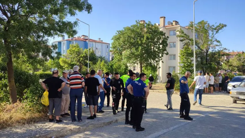 Emekli polis memuru komşularına ateş açtı 
