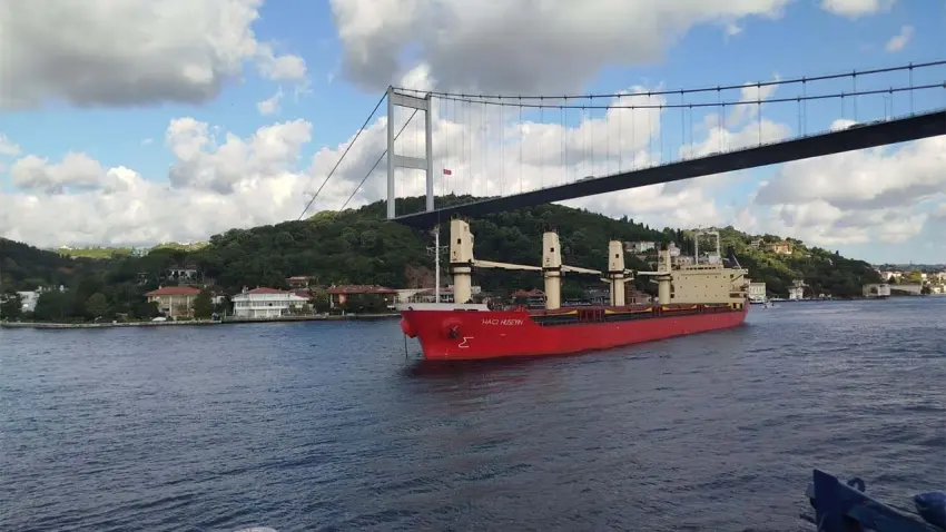 İstanbul Boğazı'nda gemi arızası: Trafik çift yönlü geçici olarak durduruldu haberinin görseli
