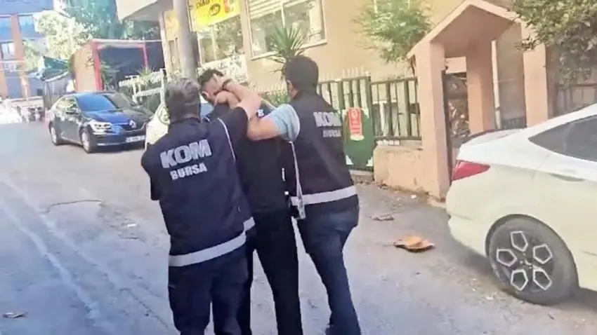 İzmir dahil 52 ilde sosyal medyada tetikçi övgüsüne operasyon:216 şüpheli yakalandı haberinin görseli