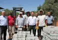 Tire'de kırsal mahallelere 20 bin metrekare kilit parke taşı desteği