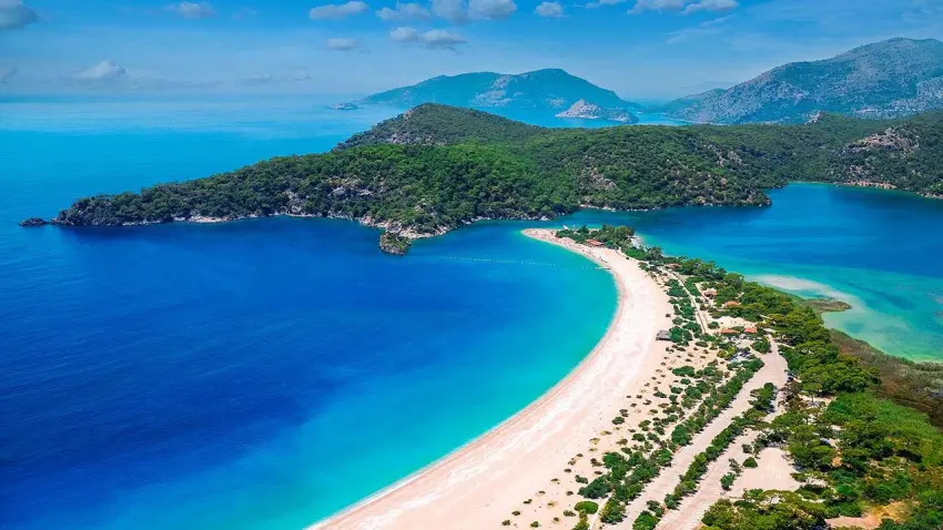 TÜİK ikinci çeyrek verilerini açıkladı: Turizm geliri yüzde 2,6 azaldı haberinin görseli