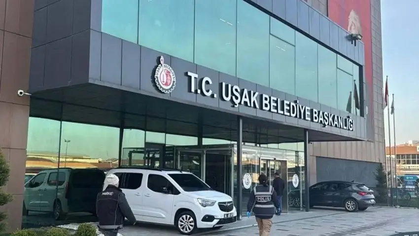 Uşak Belediyesi’ne ilişkin soruşturmada yeni gelişme: 15 şüpheli adliyeye sevk edildi haberinin görseli