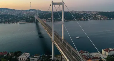 15 Temmuz Şehitler Köprüsü'nde gece saatlerinde trafik düzenlemesi