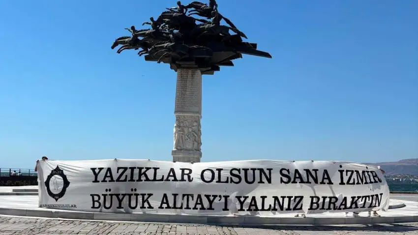 Altay taraftarından Arkas Holding'e tepki: İzmir, Büyük Altay'ı yalnız bıraktın haberinin görseli