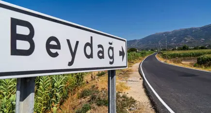 Beydağ’da yıllardır sorun olan Karaoba Baraj Yolu yenilenerek ulaşıma açıldı