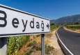 Beydağ’da yıllardır sorun olan Karaoba Baraj Yolu yenilenerek ulaşıma açıldı