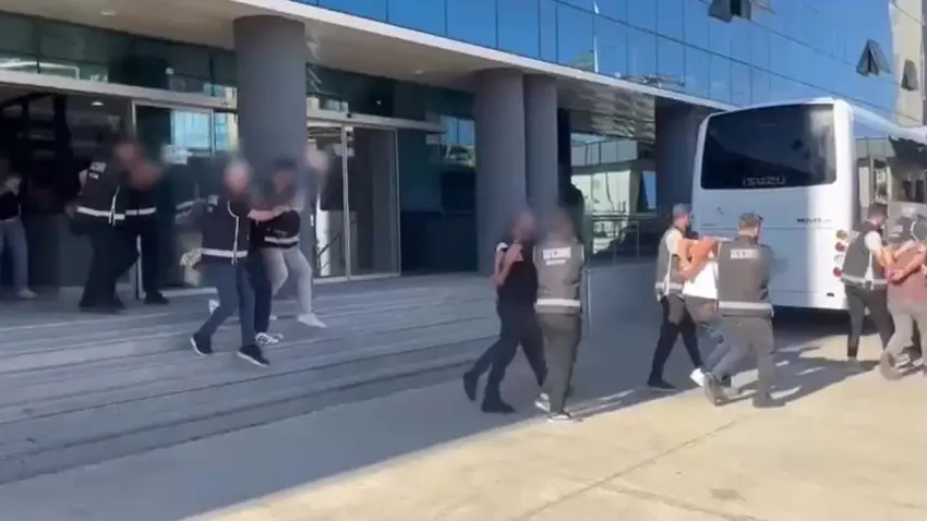 Bursa merkezli 4 ilde dev çete operasyonu: İkinci saldırıya hazırlanırken yakalandılar! haberinin görseli