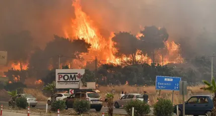 İzmir İtfaiyesi’nden yangın riskine karşı uyarı: “Önceliğimiz yangını çıkmadan önlemek”
