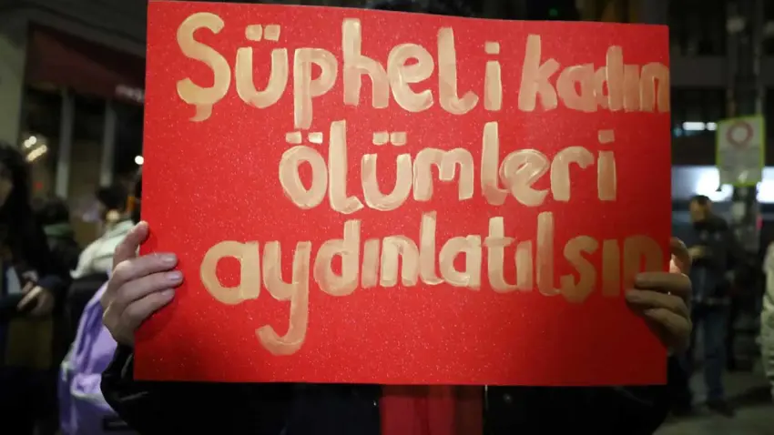 Kadın platformundan iki şüpheli kadın ölümüne tepki haberinin görseli