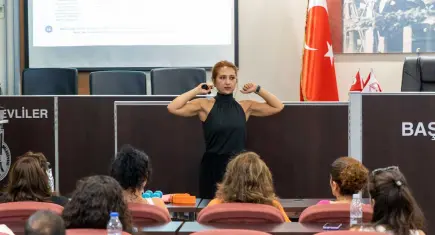 Karşıyaka Belediyesi personeline sağlıklı çalışma semineri
