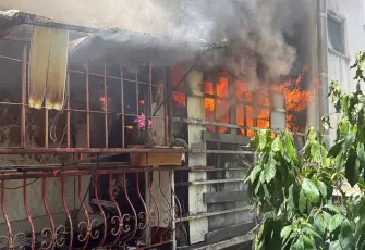 Kaynak kıvılcımı yangına neden oldu: 4 katlı bina tahliye edildi