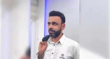 Oğlu ve yeğenini kurtarmak isterken canından oldu
