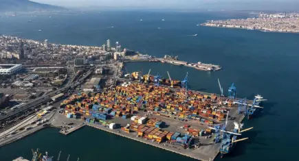 Alsancak Limanı’nda 37 yıllık TCDD dönemi kapandı