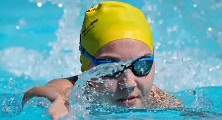 İzmirli genç sporcu Selin Songül Kılıçoğlu triatlonda milli forma peşinde