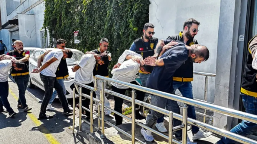 Adana'daki kadın cinayetinde kıskançlık itirafı: 13 tutuklama haberinin görseli