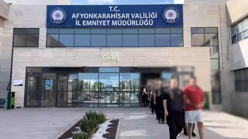 Afyonkarahisar merkezli bahis operasyonu: Milyarlık para trafiği ortaya çıktı! 8 tutuklama haberinin görseli