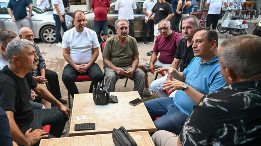 Başkan Eşki, Çamdibi’nde esnaf ve vatandaşların taleplerini dinledi haberinin görseli