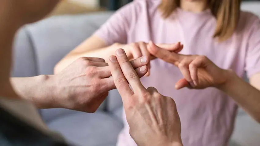 Buca Belediyesi’nden ücretsiz İşaret Dili Kursu haberinin görseli