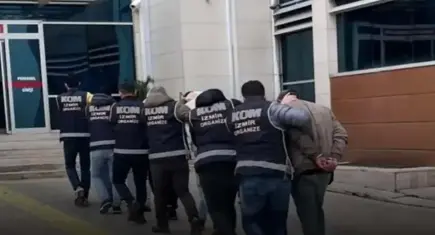 İzmir’de suç örgütü çökertildi: İşletmelere çöken çeteye operasyon