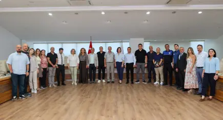 Karabağlar’da sahipsiz atık sorunu masaya yatırıldı: Yıllık maliyet 80 milyon lira