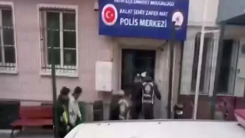 Korsan otoparkçılara büyük darbe: 23 'Değnekçi' yakalandı haberinin görseli