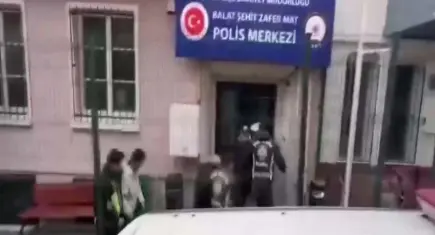 Korsan otoparkçılara büyük darbe: 23 'Değnekçi' yakalandı