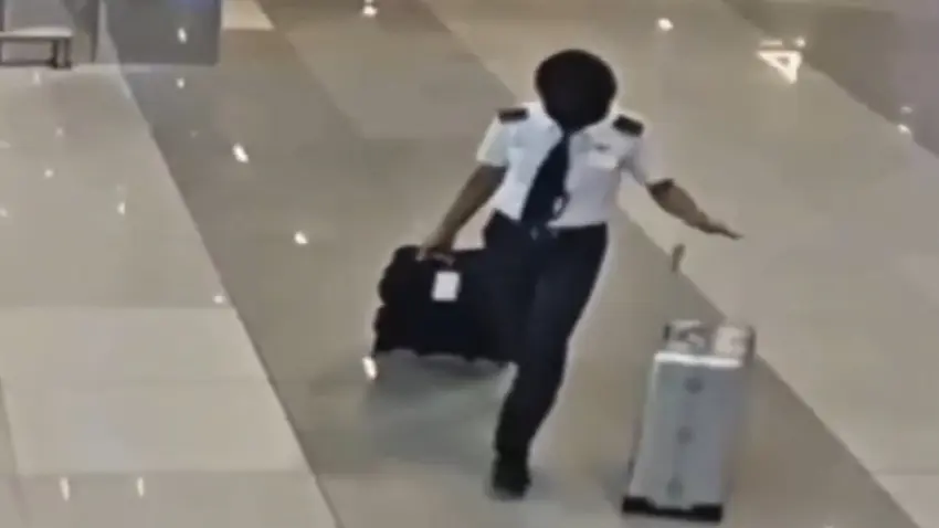Pilotun bavulundan çok sayıda uyuşturucu çıktı: Uçuş sırasında maddenin etkisindeymiş haberinin görseli