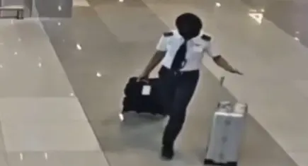 Pilotun bavulundan çok sayıda uyuşturucu çıktı: Uçuş sırasında maddenin etkisindeymiş