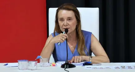 AK Partili Eroğlu'ndan Mutlu'ya bürokrat uyarısı:Sizi dövdürmek için uğraşıyorlar