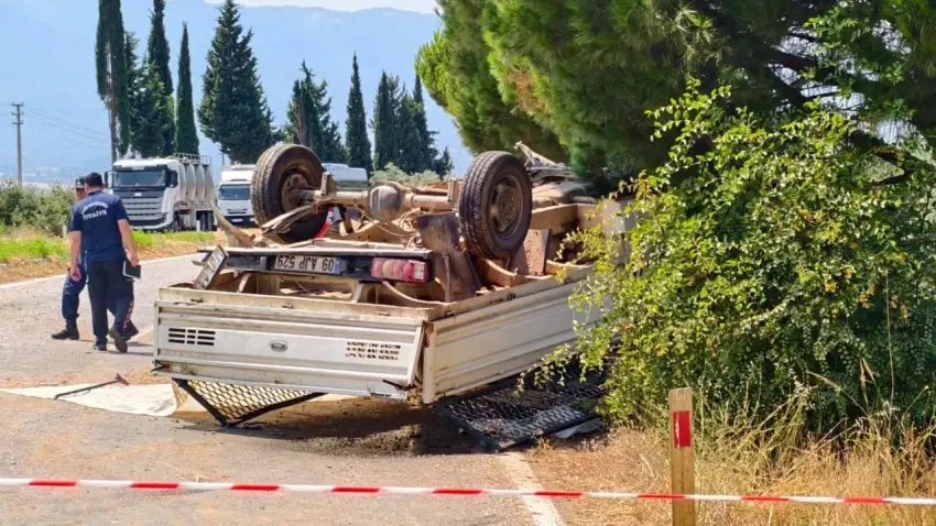 Aydın'da devrilen kamyonetteki 3 kişi öldü haberinin görseli