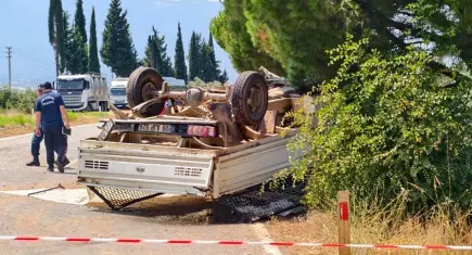Aydın'da devrilen kamyonetteki 3 kişi öldü