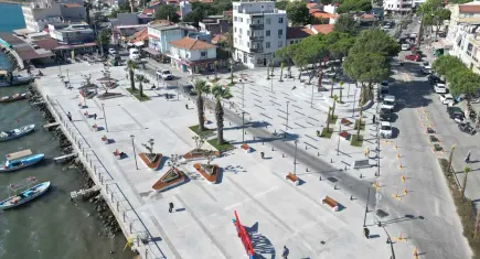 Çandarlı Cumhuriyet Meydanı hizmete açılıyor