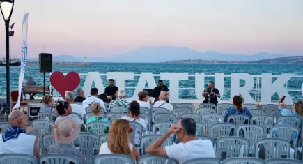 Çeşme'de müzik ve gün batımı aynı sahilde buluşacak