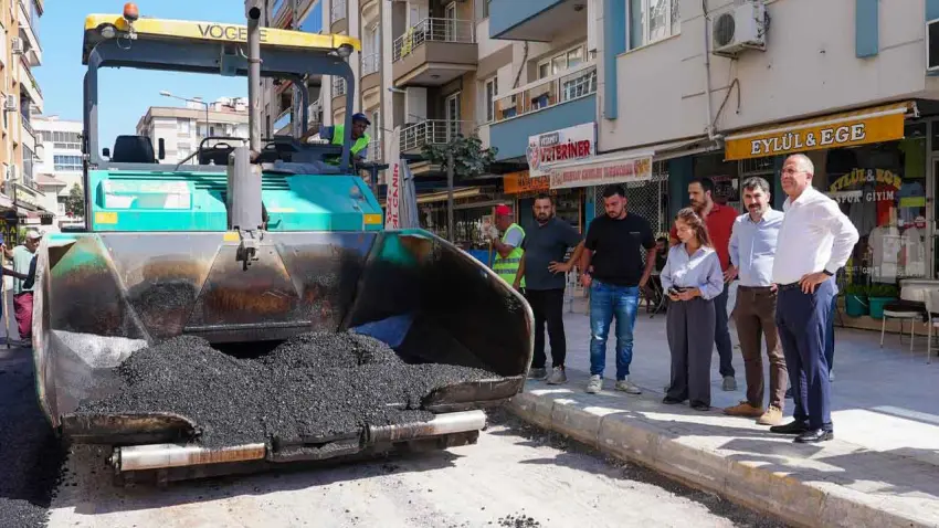 Gaziemir'de asfalt seferberliği sürüyor haberinin görseli