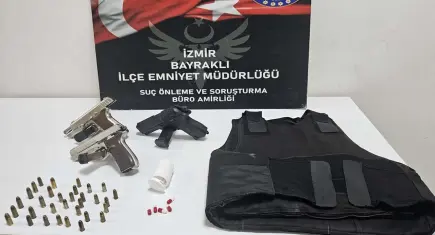 İzmir'de polisten silah ve uyuşturucu operasyonu: Çelik yelekli şüpheli yakalandı!