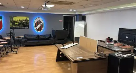 Karşıyaka’da salon krizi çözülemedi