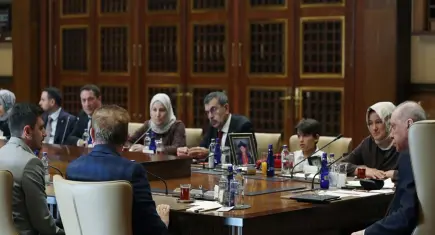 Külliye’de acılı buluşma: Cumhurbaşkanı Erdoğan, Kahramanmaraş'taki hain saldırıda evlatlarını kaybeden ailelerle görüş
